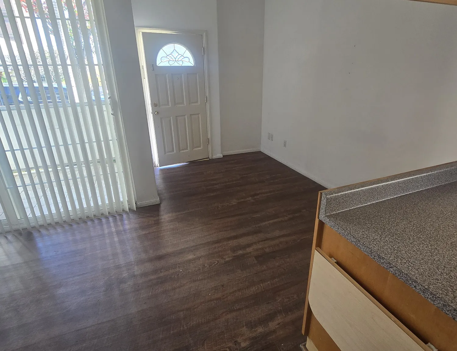 1 bed, 1.5 bath, 650 sqft, $2,400 — Photo 4