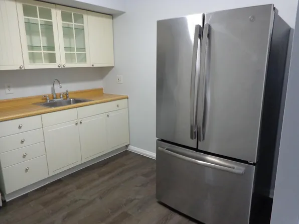 5986 Henry Ave APT 4, Philadelphia, PA 19128