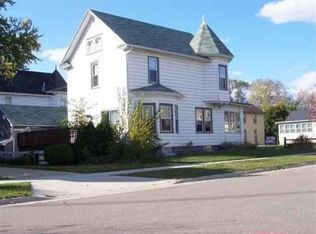 402 W Burns St, Portage, WI 53901