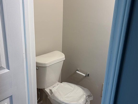 4th image of 1708 Village Lake Dr