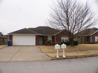 3801 SW Surrey Ave, Bentonville, AR 72712