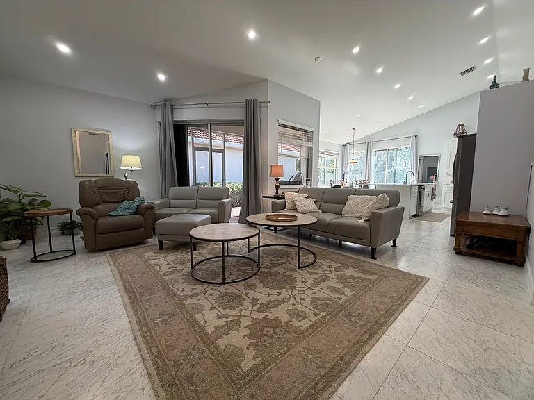 5950 Almaden Dr — Photo 16