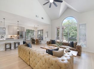11 Barlow Ct, The Woodlands, TX 77382