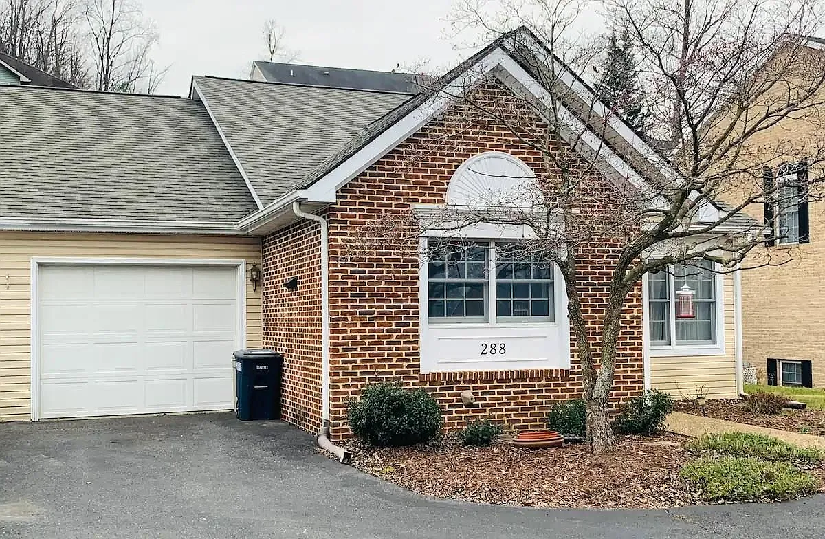 288 Emerald Dr photo 1