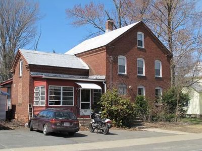 40 Holyoke St, Easthampton, MA, 01027