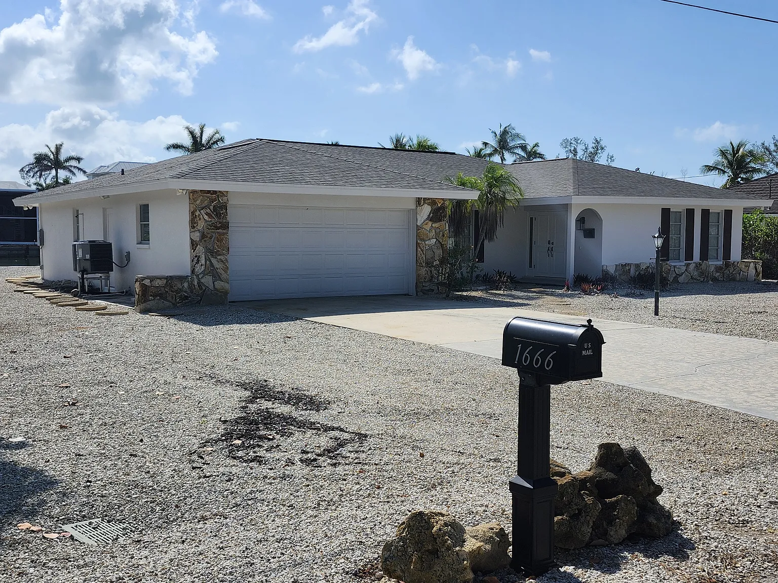 2 bed, 2.5 bath, 1715 sqft, $3,500 — Photo 2