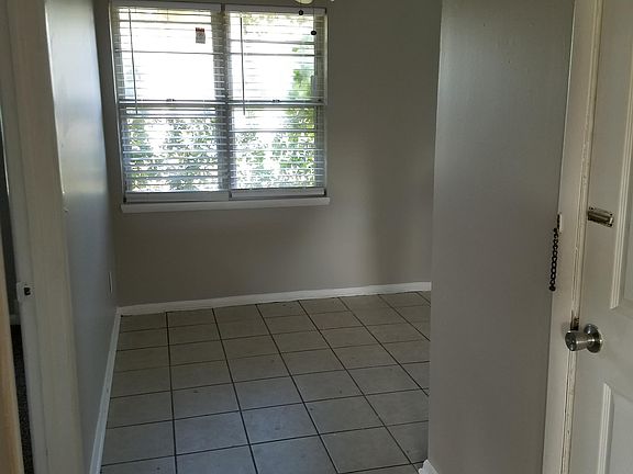 4th image of 2113 Henderson Dr #1