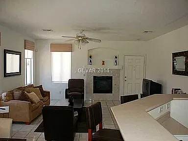 2 bed, 1038 sqft, $1,700 — Photo 2