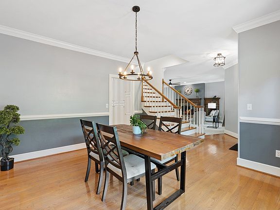 5th image of 62 Southwood Dr