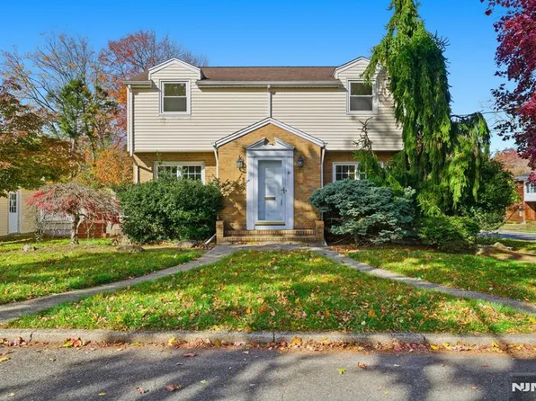 61 Rose St, Cresskill, NJ 07626