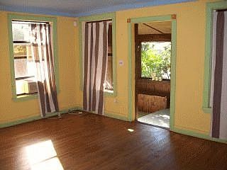 3rd image of 7 Stuart Dr