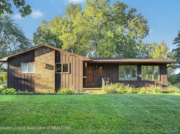 9731 Riverside Dr, Grand Ledge, MI 48837