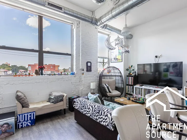 930 W Dakin St #2 — Photo 17