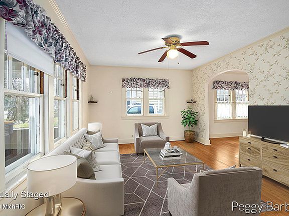 2nd image of 2059 Prospect Ave NE