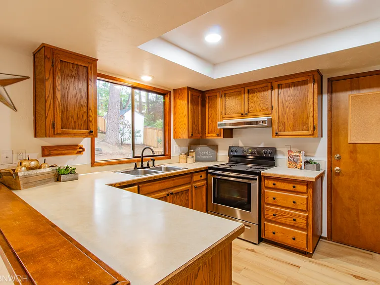 2351 Todd St — Photo 4