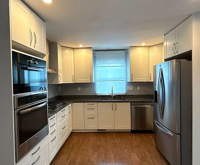 300 E Peterson Dr — Photo 6