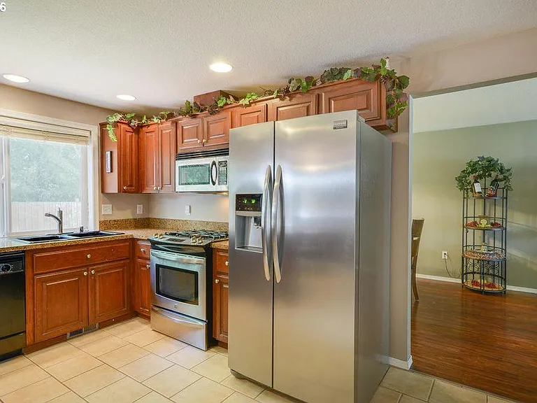8208 NE 155th Ct — Photo 3
