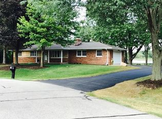 7617 Brookview Dr, Brighton, MI