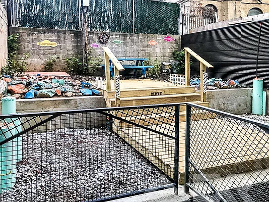 Rented by EXR | media 25