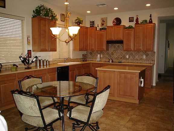 Spacious kitchen 