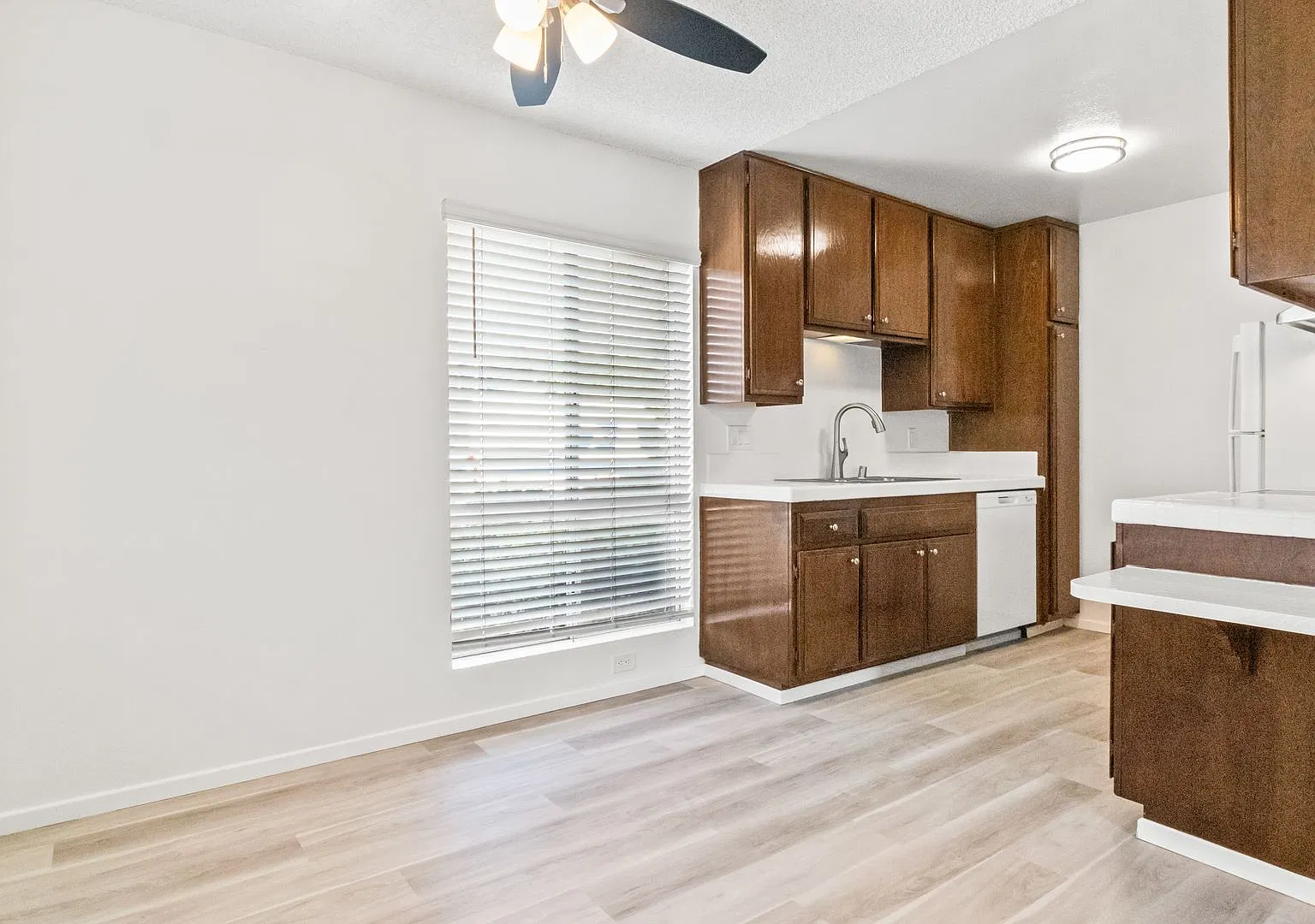 Twin Cypress Apartments — Photo 4