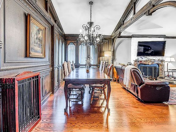2nd image of 226 Whitman Dr #1