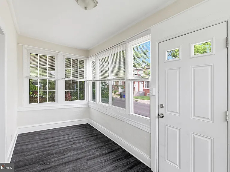 820 Greenhill Rd — Photo 6