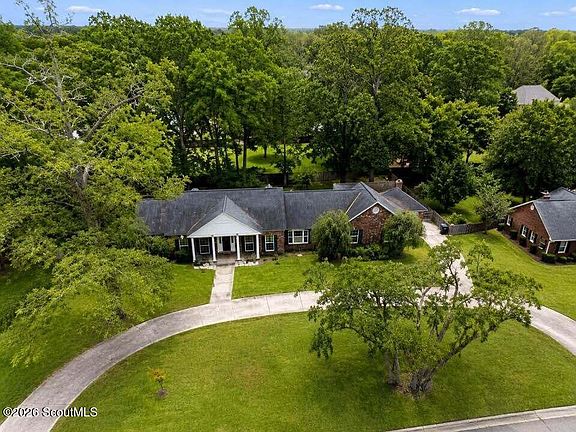 3rd image of 207 Plantation Dr