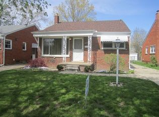 20513 Beaufait St, Harper Woods, MI 48225