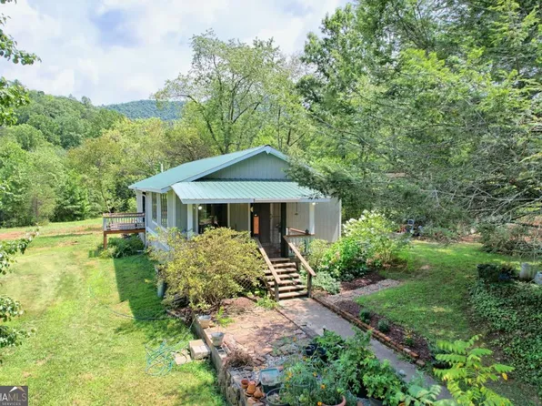 66 Stella Ln, Rabun Gap, GA 30568