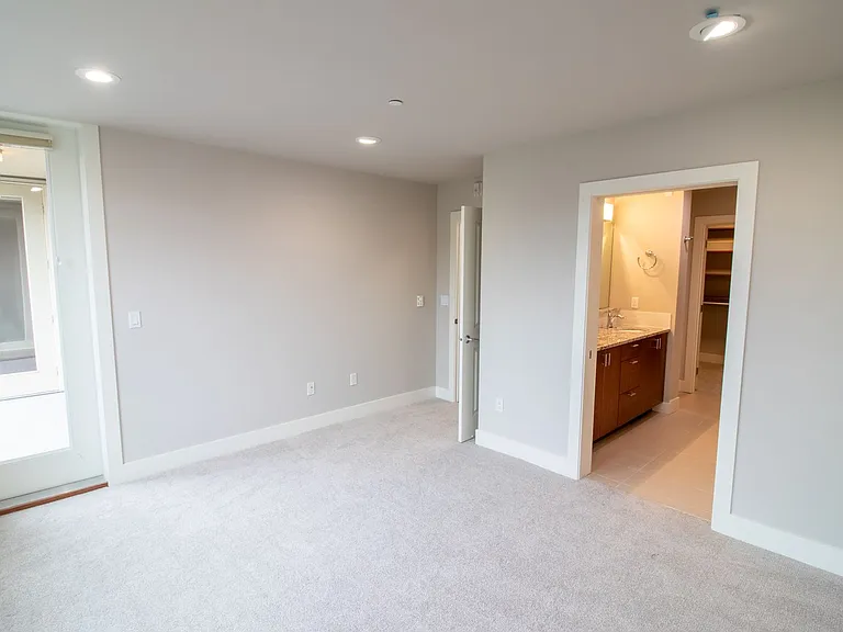 7800 SE 27th St #504 — Photo 11