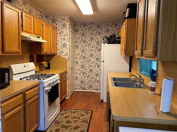 4th image of 3227 E Heatherock Cir