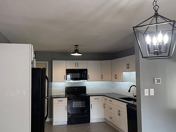 2nd image of 104 S 1st St