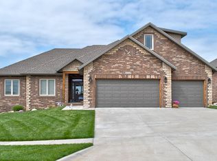 4319 E Kentbrook Dr, Springfield, MO 65802