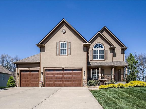 2nd image of 1424 NE Tara Dr