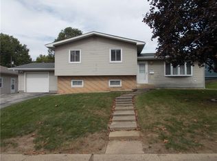 304 E Christine Dr, Decatur, IL 62526