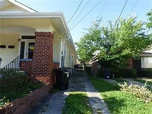 5109 Burgundy St — Photo 3