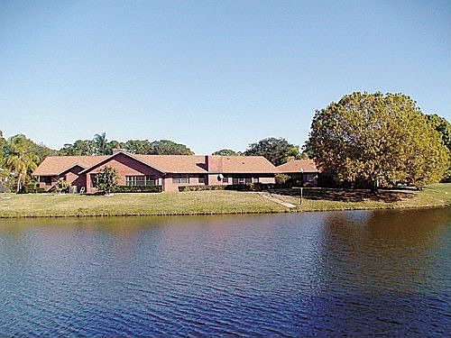 2nd image of 591 Lake Ashley Cir