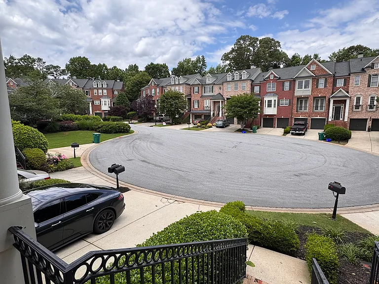 1454 Montclair Ct — Photo 4