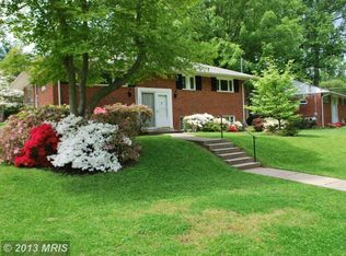 10244 Hatherleigh Dr, Bethesda, MD 20814