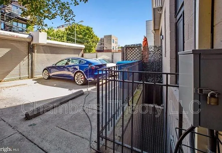 2357 Champlain St NW #102 — Photo 35