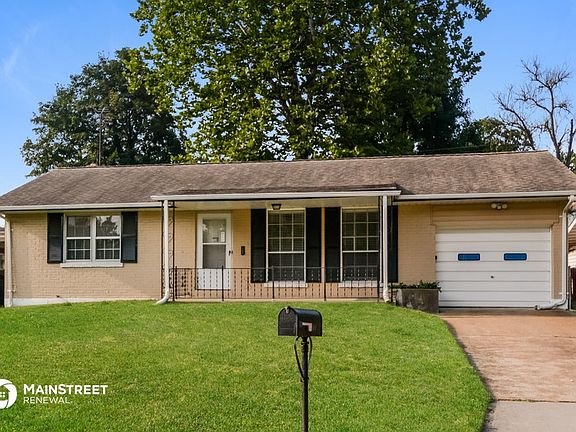 3rd image of 2418 Amesbury Dr