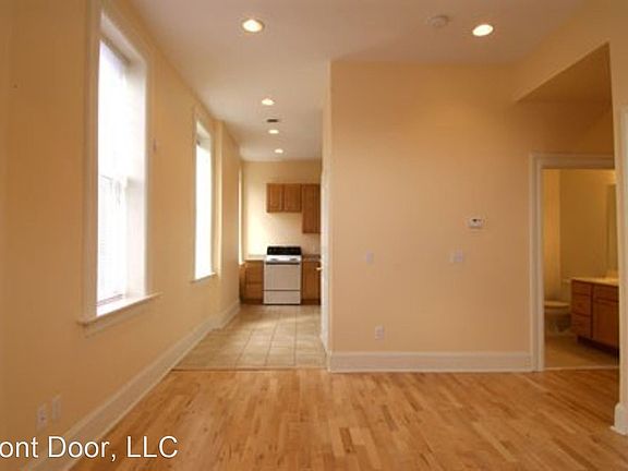 3rd image of 4476 Chouteau Ave APT A