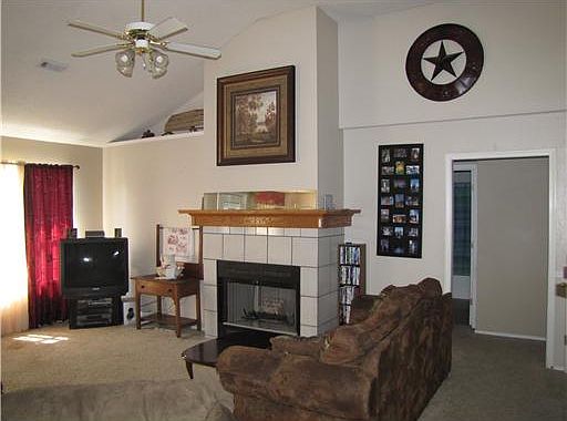 3rd image of 3031 Apatite Dr