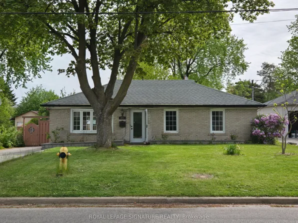 601 Conacher Dr, Toronto, ON M2M 3M9