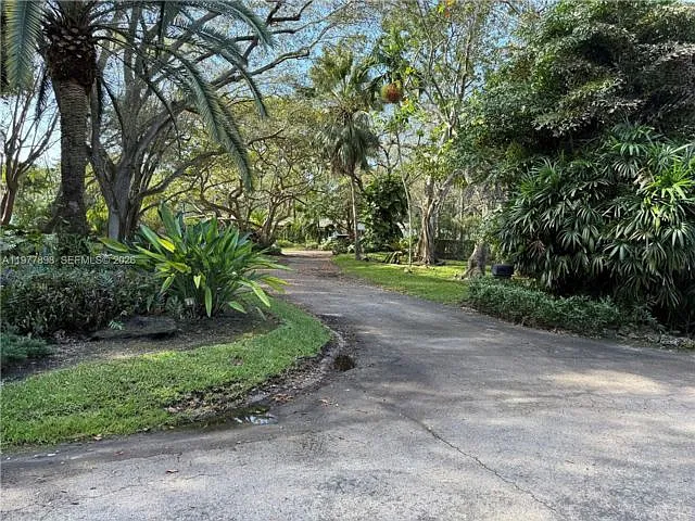 5 bed, 5.0 bath, 3514 sqft, $16,900 — Photo 2