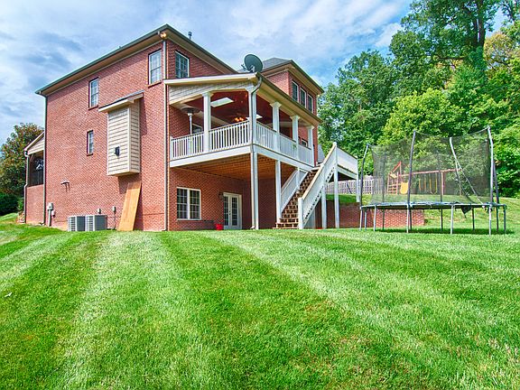 4th image of 205 Brooke Valley Blvd