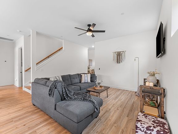 5th image of 10115 Crookedhorn Ct