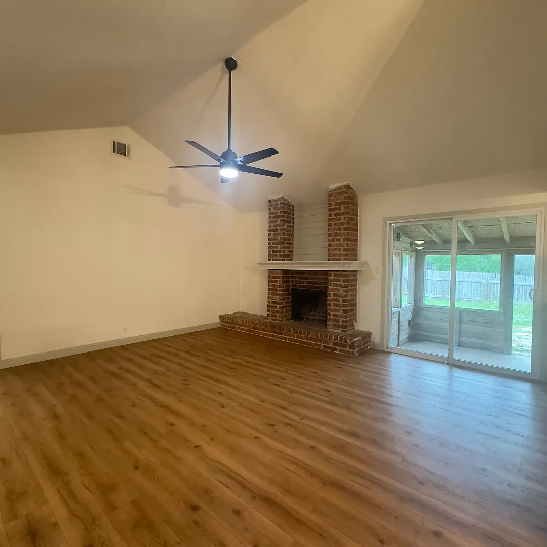 3 bed, 2.0 bath, 1335 sqft, $1,895 — Photo 4