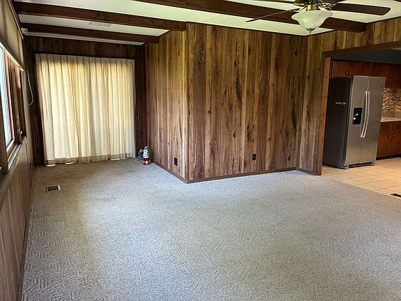 5th image of 1810 W Northfield Dr